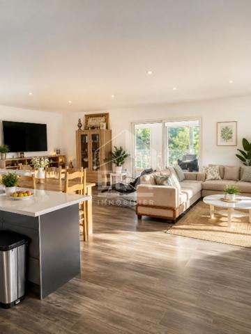 Maison 195 m² + Studio 50 m² . Terrain 13 639 m² . Cadre exceptionnel