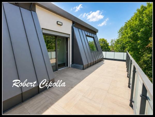 Attique T2 Metz _51,5m²_très grande terrasse de 41m² parking inclus + cuisine équipée