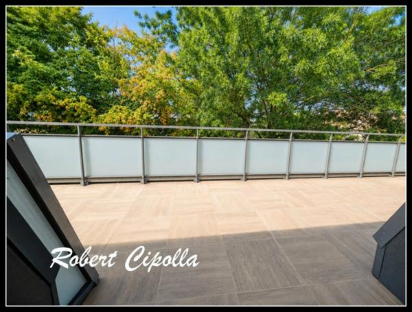 Attique T2 Metz _51,5m²_très grande terrasse de 41m² parking inclus + cuisine équipée