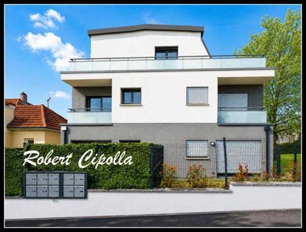 Attique T2 Metz _51,5m²_très grande terrasse de 41m² parking inclus + cuisine équipée