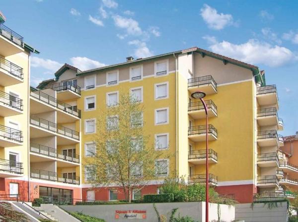 INVESTISSEMENT LOCATIF – Saint-Genis-Pouilly – Résidence de Services Residhome Appart'Hôtel - 6,05 % de rentabilité