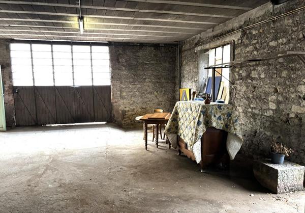 Entre St Galmier et St Héand Maison de ville plus de 450m² de plancher