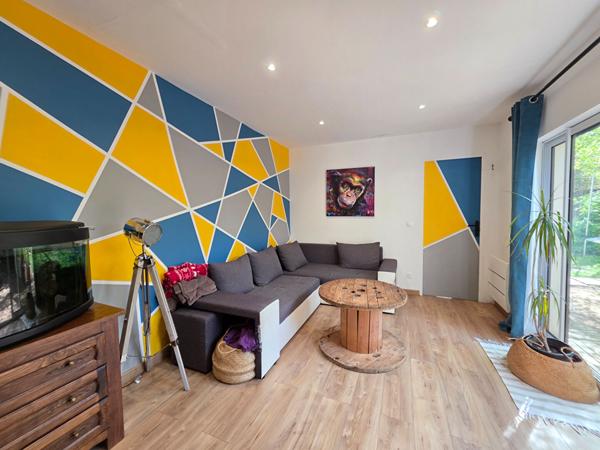 Maison de caractère 3 chambres avec grand garage et foyer ouvert - Terrain clos et arboré