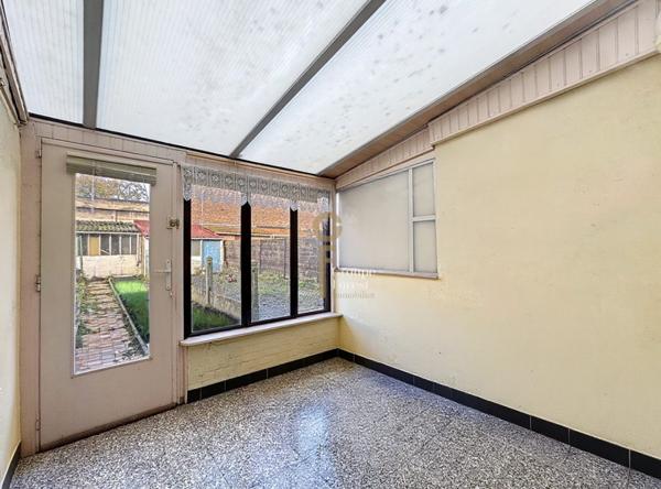 Maison 1930 à rénover secteur recherché proche tram et école européenne