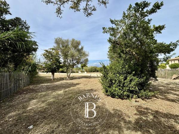 Hyères, Terrain constructible  853 m² à vendre