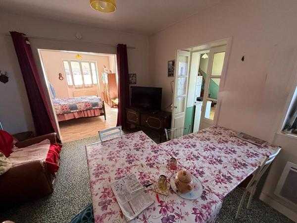 Immeuble Lurcy Levis 10 pièce(s) 221 m2