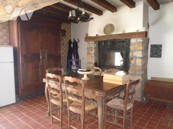 LONGERE EN PIERRES
