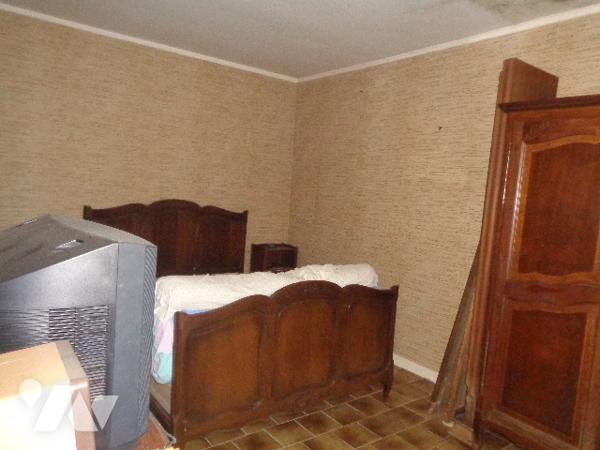 LONGERE EN PIERRES