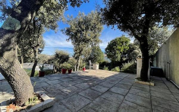 Maison à vendre    5 pièces •  Poulx