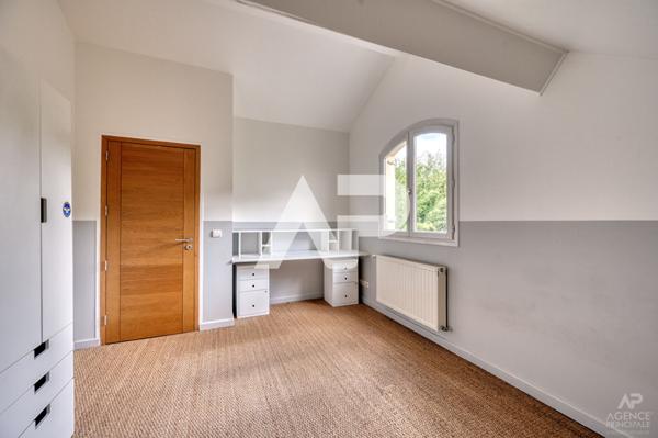 Maison Rueil Malmaison 6 pièce(s) 148 m2 €1 100 000 ** - Référence 19460