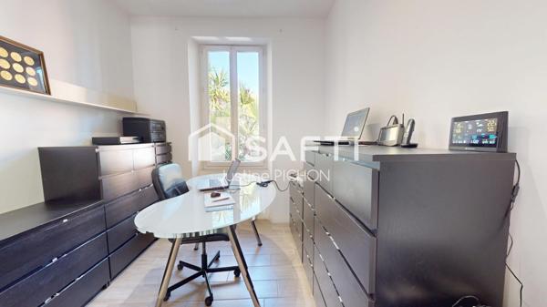 Maison d’architecte – Centre-ville de Hyères au calme absolu