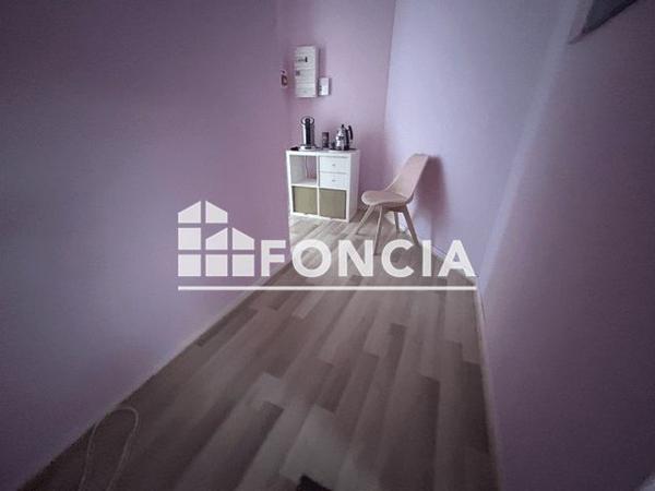 Location Local commercial 4 pièces 85.4 m² - 138 RUE DE LA REPUBLIQUE Peage De Roussillon 38550