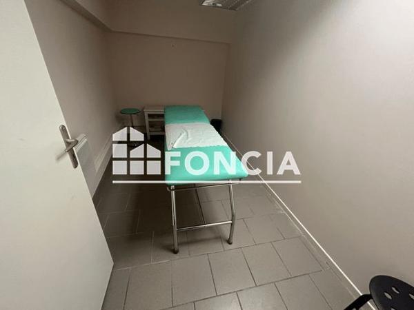 Location Local commercial 4 pièces 85.4 m² - 138 RUE DE LA REPUBLIQUE Peage De Roussillon 38550