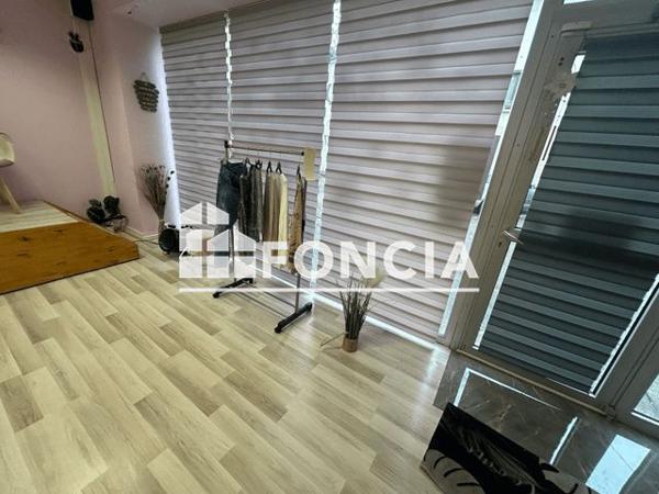 Location Local commercial 4 pièces 85.4 m² - 138 RUE DE LA REPUBLIQUE Peage De Roussillon 38550