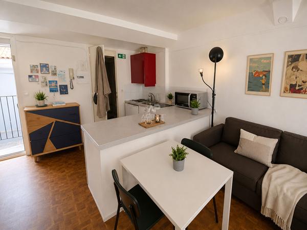 Appartement T1 à vendre au dernier étage à Saint-Germain-en-Laye, centre-ville 190 000 € **  - Référence  18234