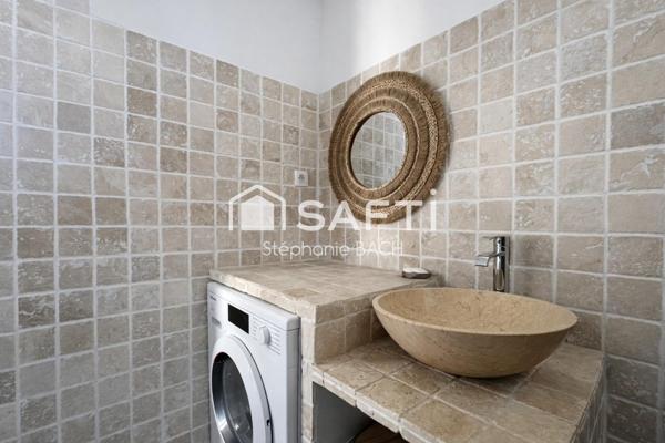 Exceptionnellement situé – Carré d’Or des Lecques, à 80 m de la plage