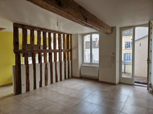 Location Appartement110,7 m² - 6 Pièces - MONTARGIS (45200)