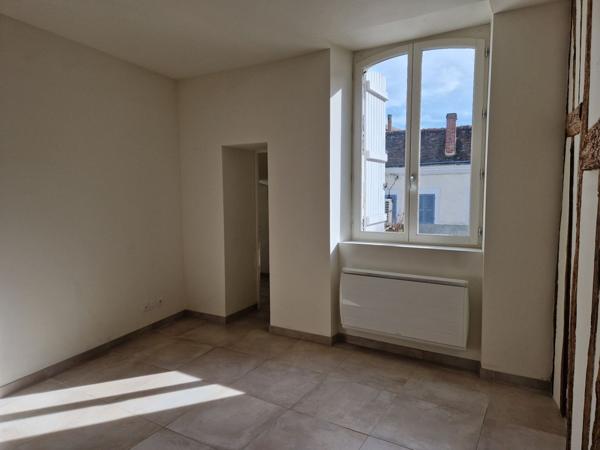 Location Appartement110,7 m² - 6 Pièces - MONTARGIS (45200)