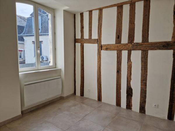Location Appartement110,7 m² - 6 Pièces - MONTARGIS (45200)