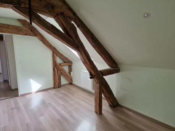 Location Appartement110,7 m² - 6 Pièces - MONTARGIS (45200)