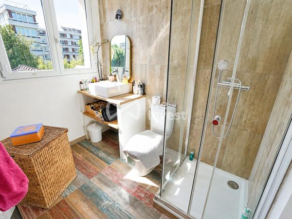 Maison familiale pleine de charme avec jardin, terrasse et garage au Perreux-sur-Marne