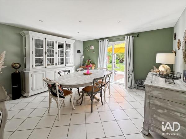 Maison à vendre 8 pièces 141 m² Vaux-le-Pénil