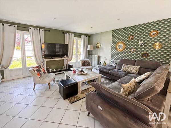 Maison à vendre 8 pièces 141 m² Vaux-le-Pénil