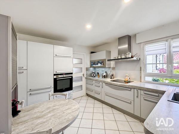 Maison à vendre 8 pièces 141 m² Vaux-le-Pénil