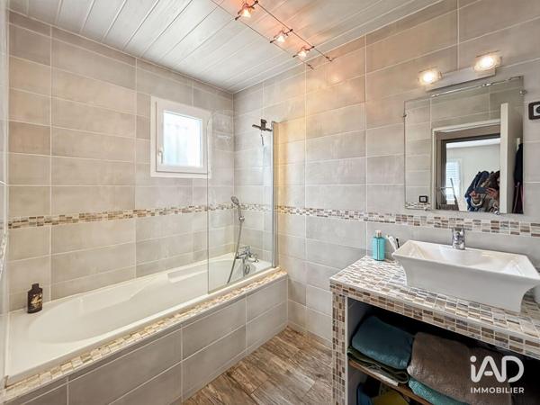 Maison à vendre 8 pièces 141 m² Vaux-le-Pénil