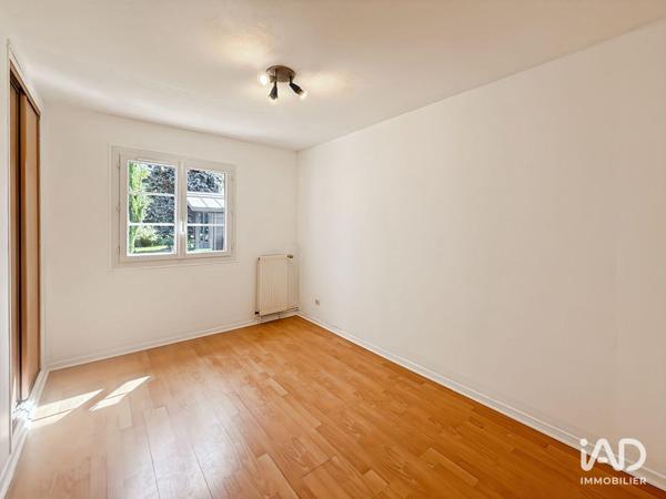 Maison à vendre 8 pièces 141 m² Vaux-le-Pénil