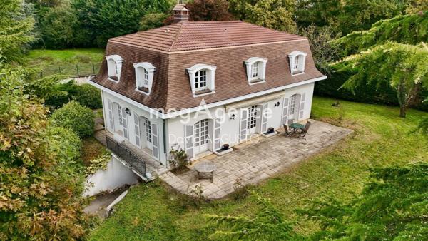 Maison à CHARBONNIERES-LES-BAINS, 69260 - 6 pièces 180m²