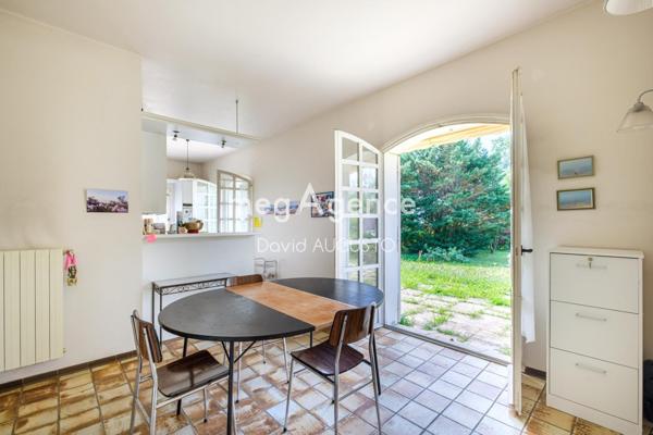 Maison à CHARBONNIERES-LES-BAINS, 69260 - 6 pièces 180m²