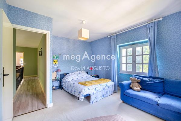 Maison à CHARBONNIERES-LES-BAINS, 69260 - 6 pièces 180m²