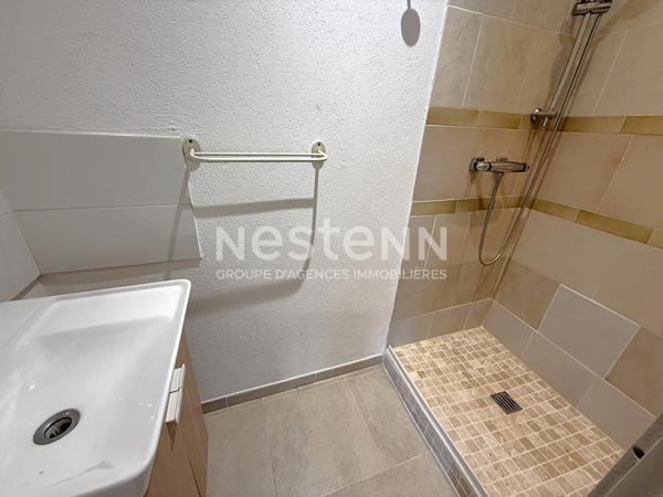 APPARTEMENET EN REZ DE CHAUSSÉE À LOUER DANS LE CENTRE BOURG DE CHABRIS (36)