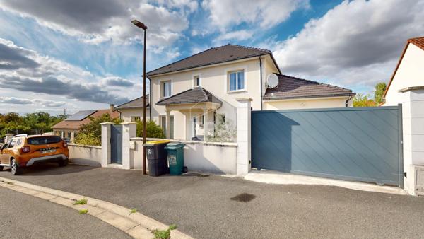 Villa Bourges 6 pièce(s) 150 m2