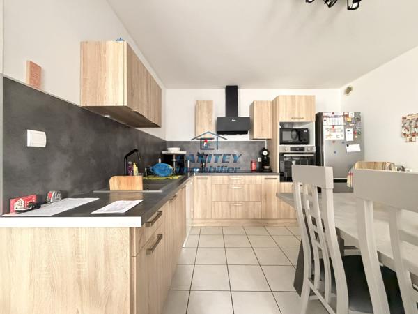 APPARTEMENT DUPLEX 130 m² – 3 CHAMBRES – TERRASSE – PARKING - 2 MIN DU CENTRE VILLE