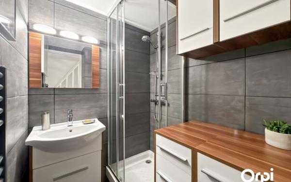 Maison à vendre    1 pièce • 27,68 m2 Cogolin