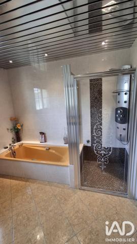 Maison à vendre 7 pièces 145 m² Angers