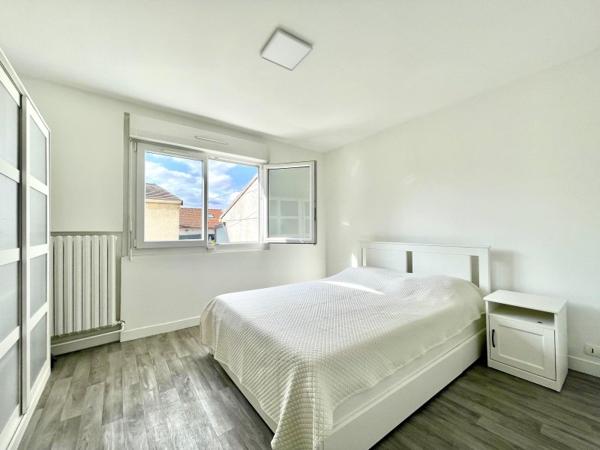 Vente / Ensemble de 2 maisons à Drancy (93700)