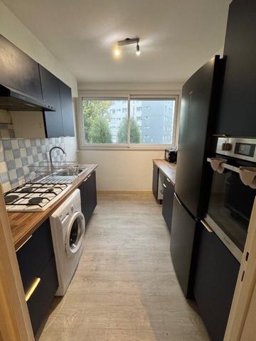 CHOLET, VASTE APPARTEMENT T6 MEUBLÉ