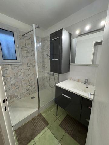 CHOLET, VASTE APPARTEMENT T6 MEUBLÉ