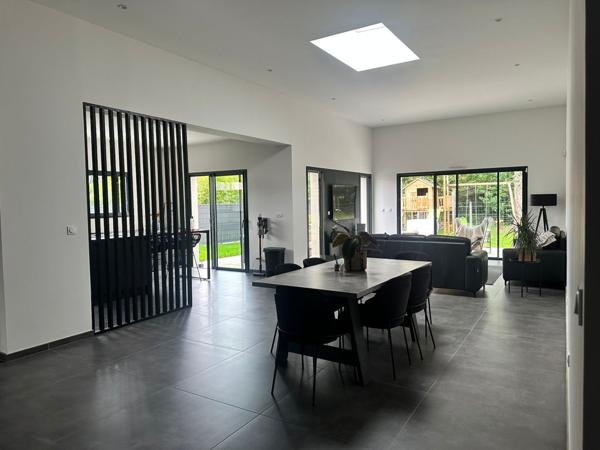 Exceptionnelle maison contemporaine de 6 pièces