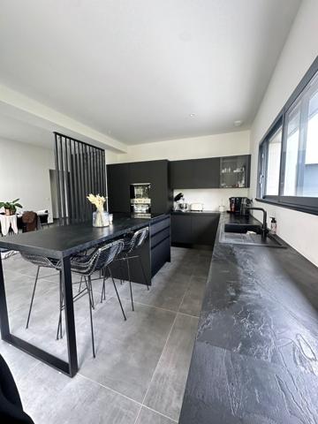 Exceptionnelle maison contemporaine de 6 pièces