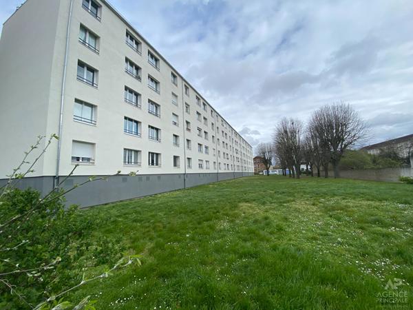 Appartement Rueil Malmaison 3 pièce(s) 52 m² Loyer 1 138 €/mois charges comprises **  - Référence  20059
