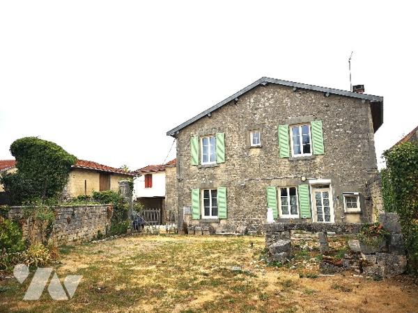 Savonnières en Perthois, maison de village avec ses dépendances