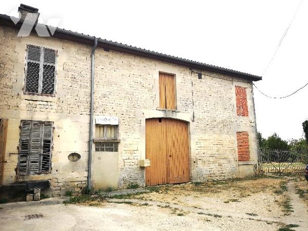 Savonnières en Perthois, maison de village avec ses dépendances