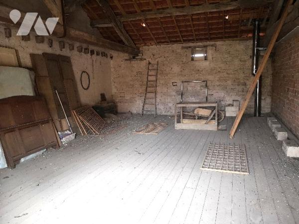 Savonnières en Perthois, maison de village avec ses dépendances