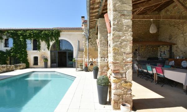 PROPRIETE DE CAMPAGNE AVEC PIGEONNIER RENOVE, PISCINE + POOLHOUSE ET DEPENDANCES Gaillac