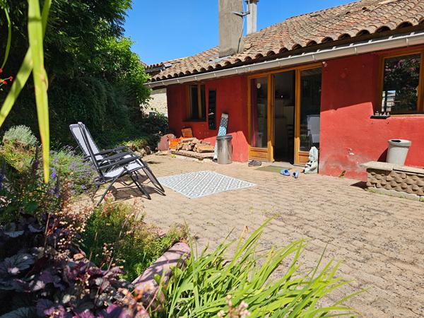 Ancienne manufacture rénovée avec jardin, garage et atelier Belesta