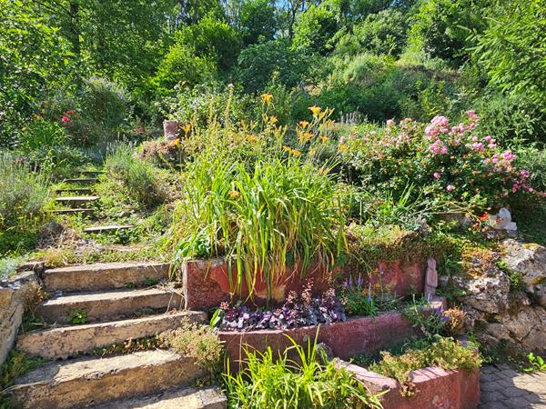 Ancienne manufacture rénovée avec jardin, garage et atelier Belesta